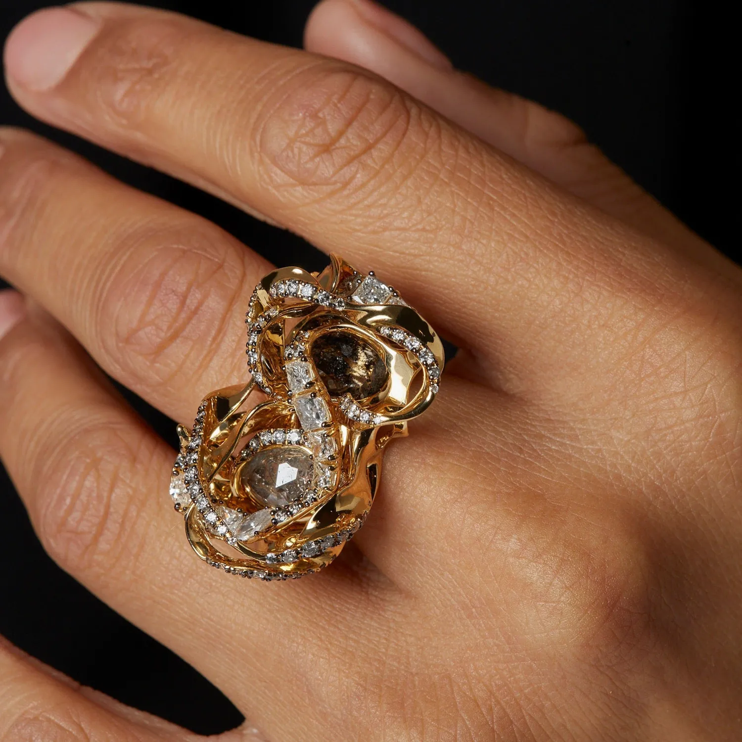 Bibi van der Velden Infinity Smoke Ring with Diamonds Hot